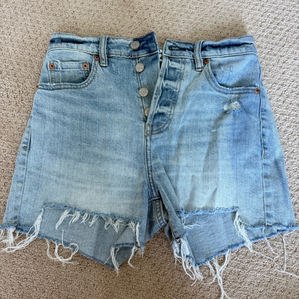 Daze denim shorts size 25